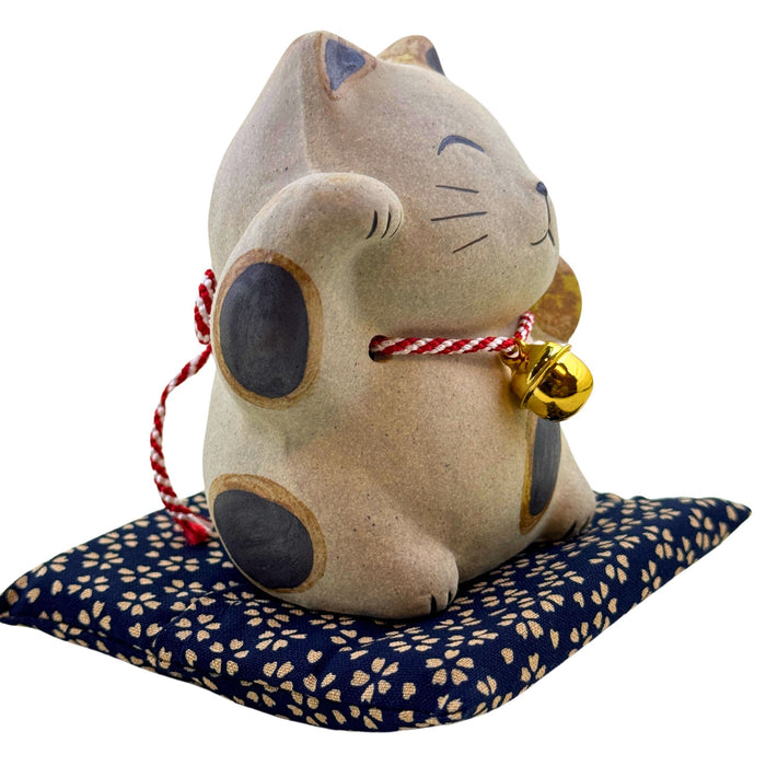 Kin no Suzu Miyabi Maneki Neko (金の鈴雅招き猫) - "Elegant Beckoning Cat with Gold Bell" Ornament