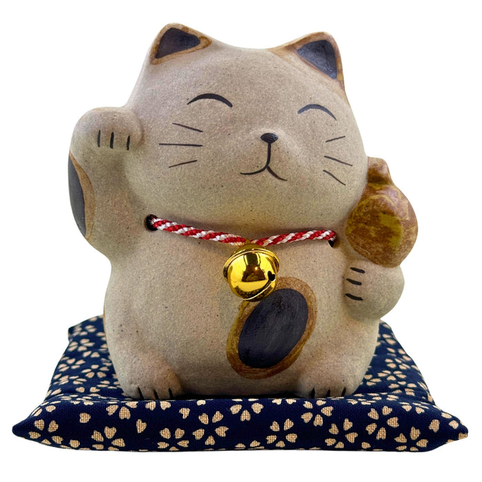 Kin no Suzu Miyabi Maneki Neko (金の鈴雅招き猫) - "Elegant Beckoning Cat with Gold Bell" Ornament